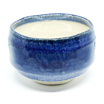 Original japanische Matchaschale in blau, in Handarbeit hergestellt.