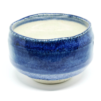 Original japanische Matchaschale in blau, in Handarbeit hergestellt.